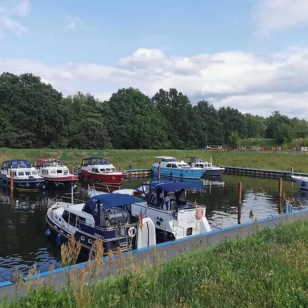 In Am Mueritzsee * Buchholz (Mecklenburg-Vorpommern)