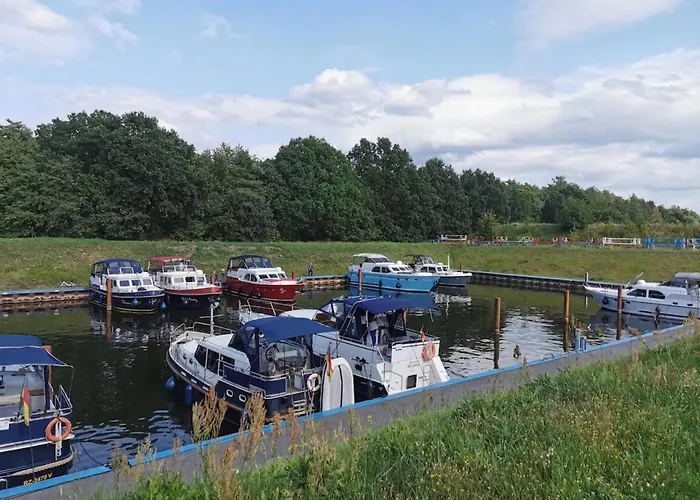 In Am Mueritzsee * Buchholz (Mecklenburg-Vorpommern)